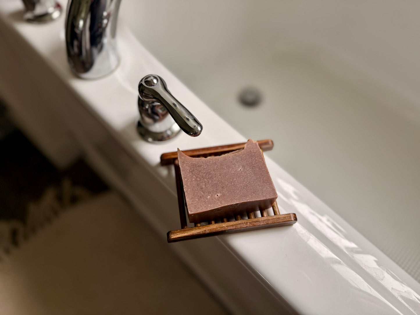 Sandalwood & Vanilla Exfoliating Bar Soap – Buff, Smooth & Glow 🪵