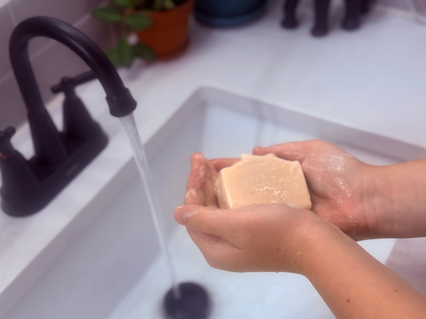 Moon Dust Bar Soap – Eucalyptus, Peppermint & Tea Tree IPA Cleanse